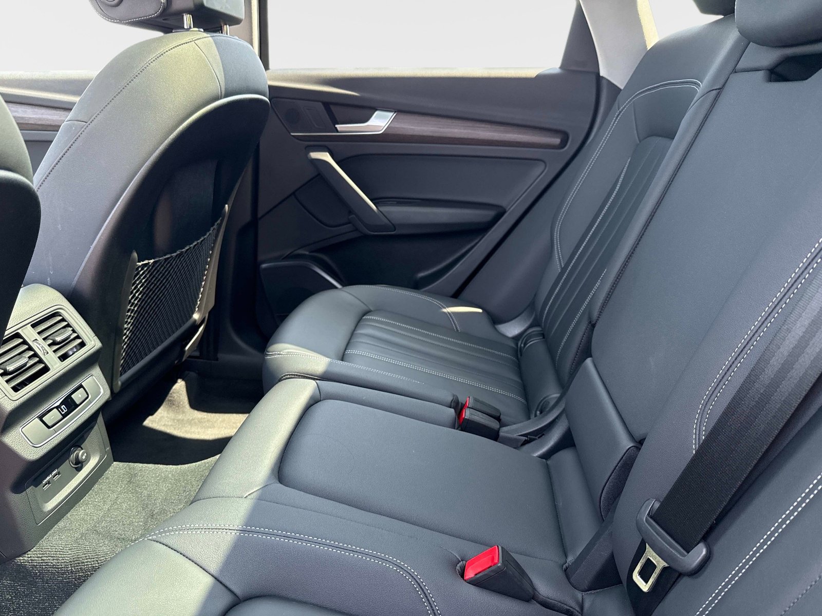 Used 2025 Audi Q5 2.0T Premium w/ Convenience Plus Package image 13