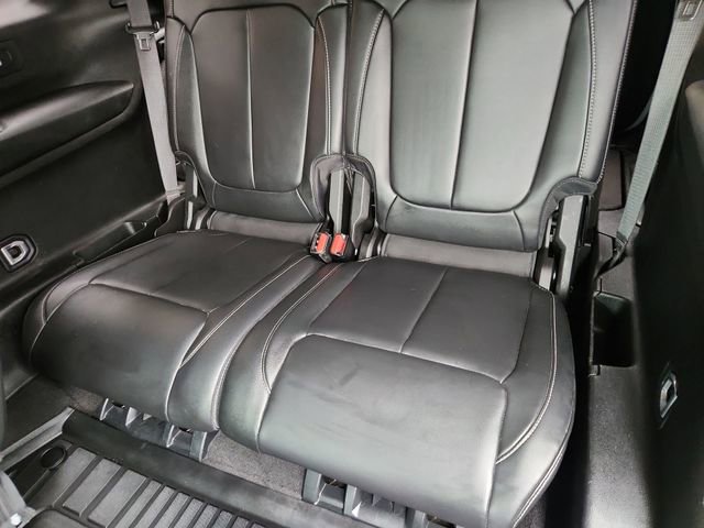 Used 2022 Jeep Grand Cherokee L Limited w/ Black Appearance Package RWD image 33