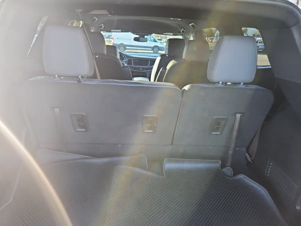 Used 2023 Buick Enclave Essence w/ Sport Touring Edition AWD/4WD image 8