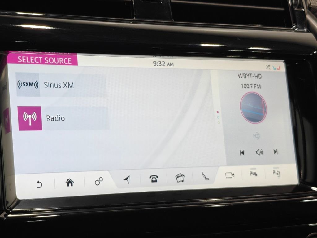 Used 2020 Land Rover Discovery HSE Luxury image 52