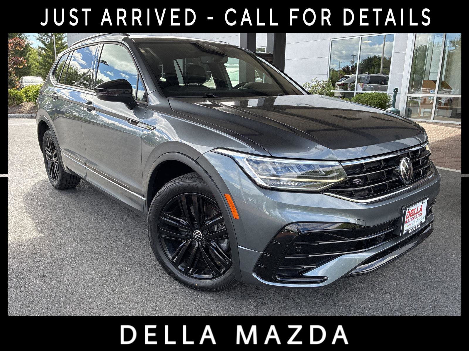Used 2022 Volkswagen Tiguan SE R-Line AWD/4WD image 1