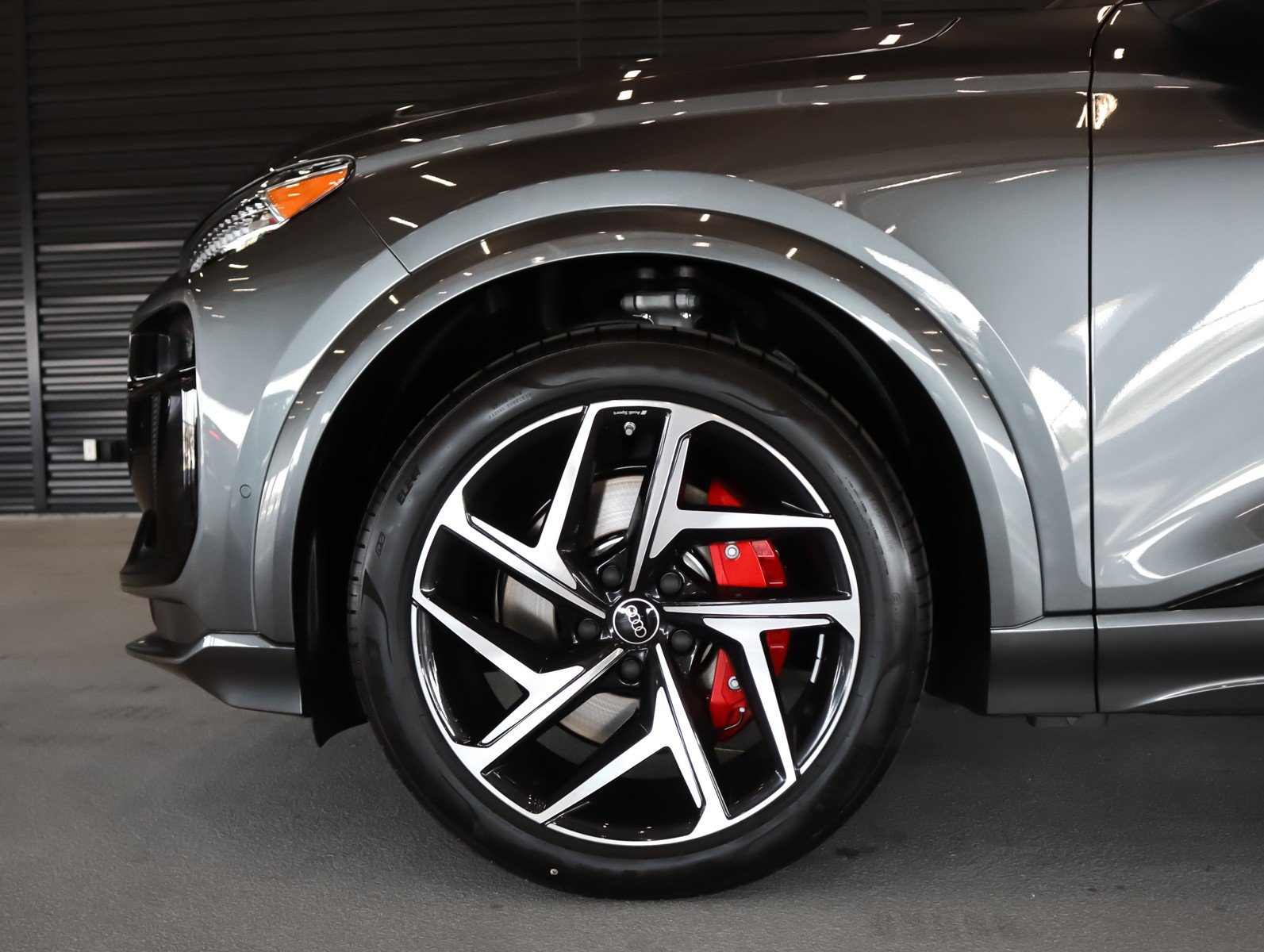 New 2027 Audi SQ6 e-tron Premium Plus AWD/4WD image 29