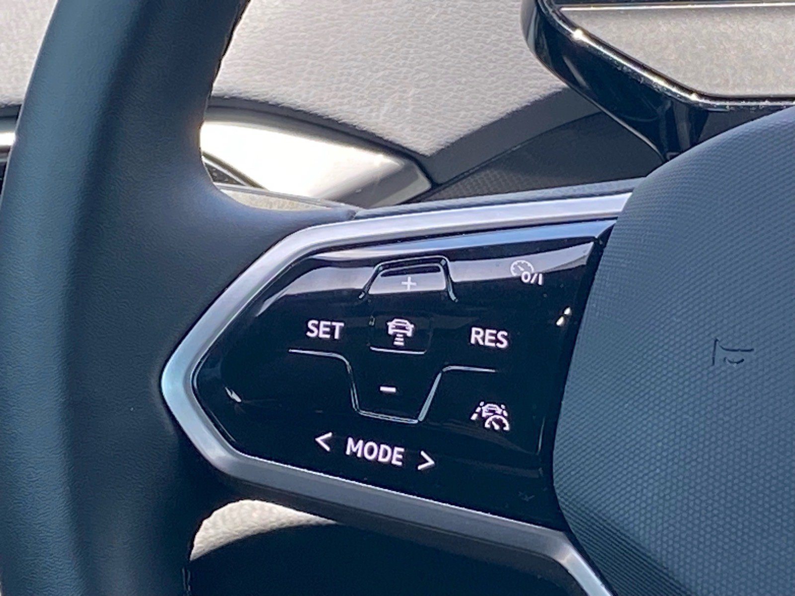 Certified 2023 Volkswagen ID.4 Pro S AWD/4WD image 7