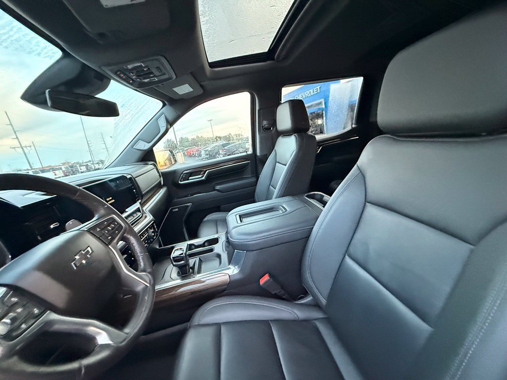 Used 2022 Chevrolet Silverado 1500 LT Trail Boss w/ Convenience Package II AWD/4WD image 8