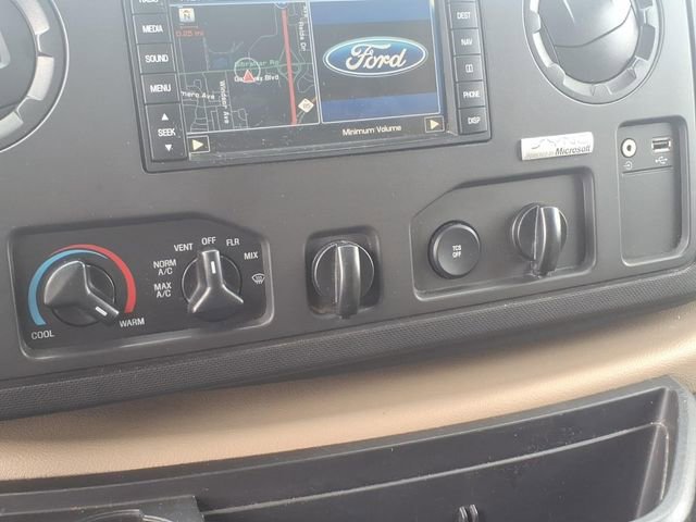 Used 2013 Ford E-150 and Econoline 150 XLT w/ XLT Premium Pkg image 20