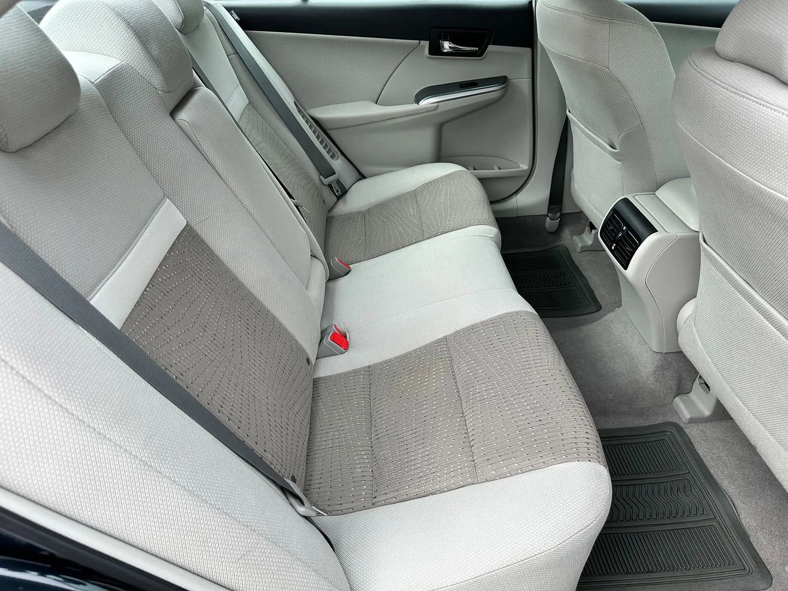 Used 2012 Toyota Camry XLE image 16