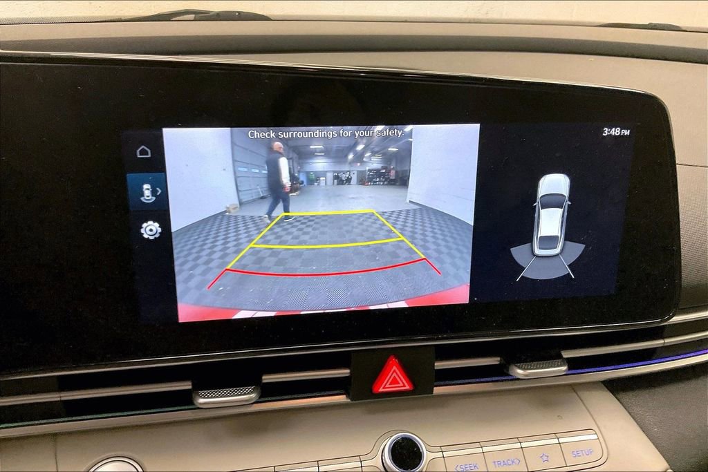 Used 2023 Hyundai Elantra Limited FWD image 18