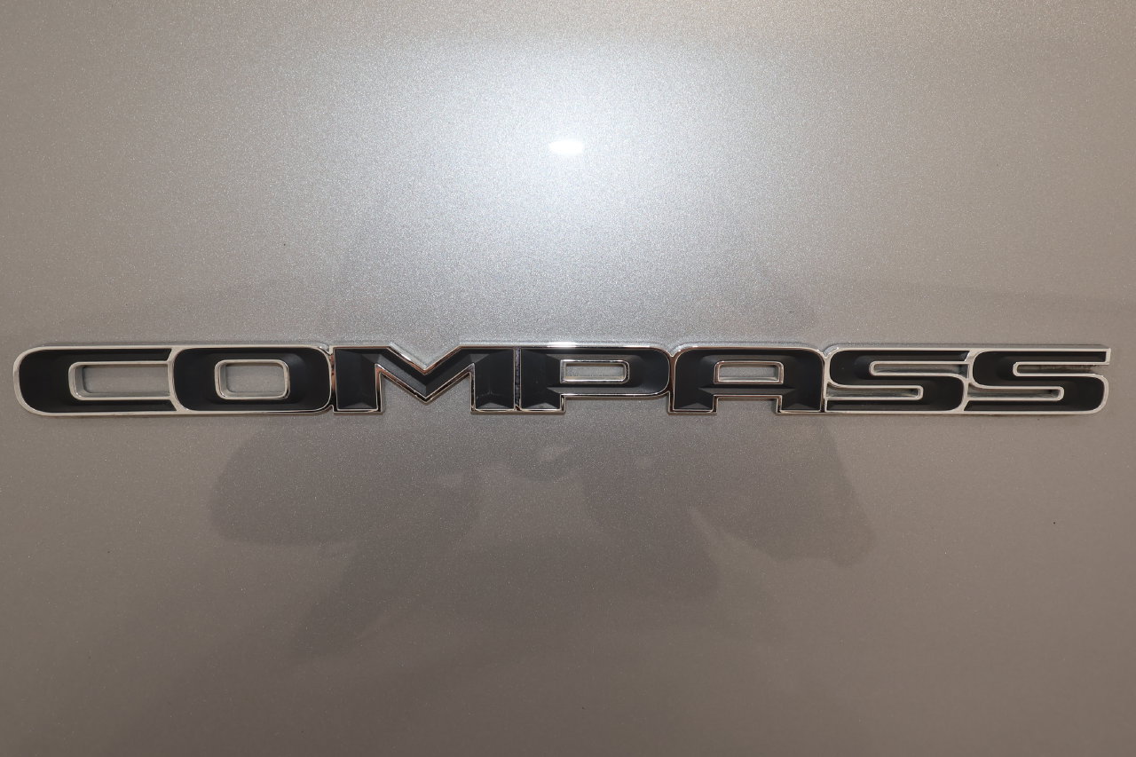 Used 2023 Jeep Compass Latitude w/ Convenience Group AWD/4WD image 34