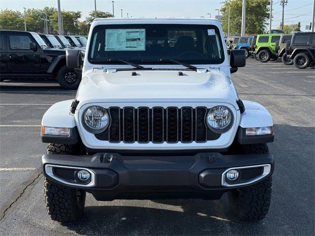 New 2025 Jeep Gladiator Sport image 9