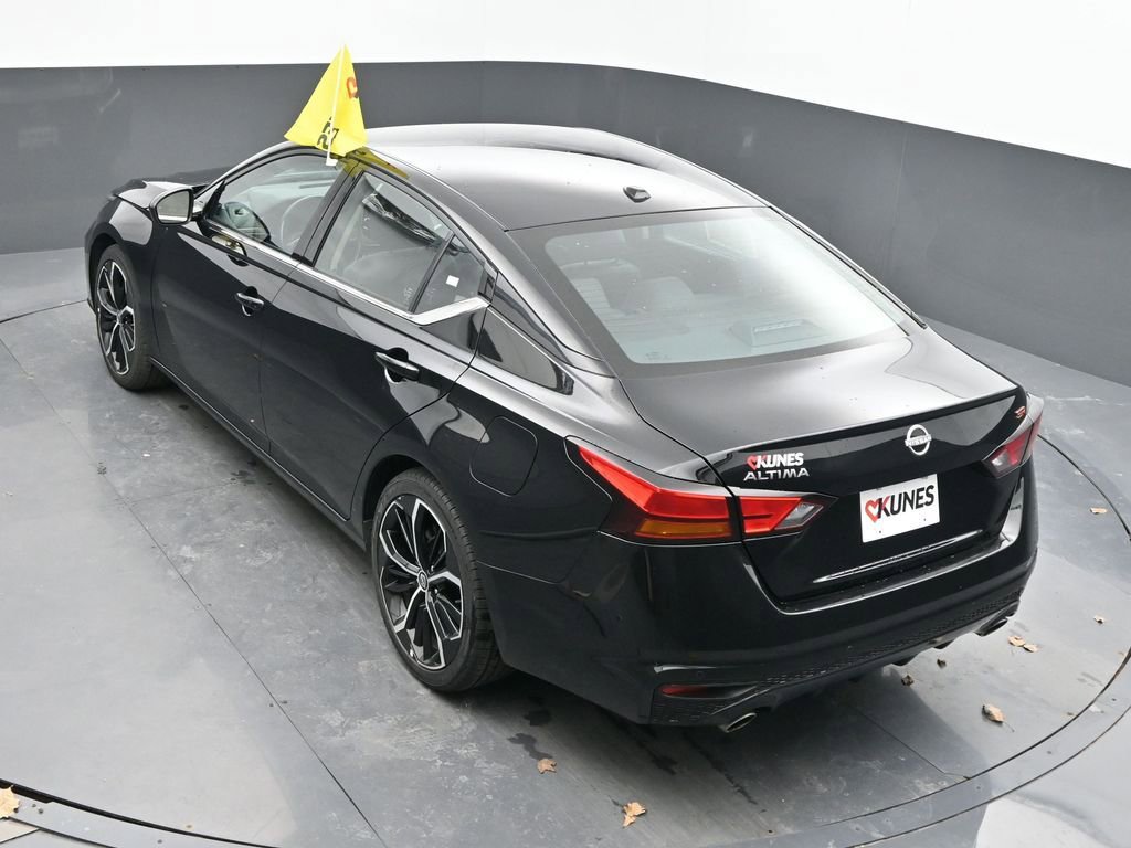 Used 2024 Nissan Altima 2.5 SR FWD image 41