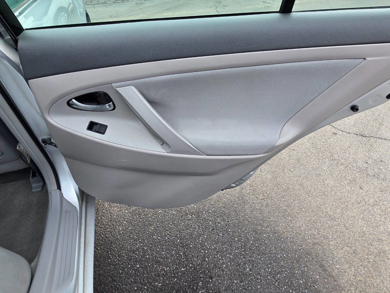 Used 2007 Toyota Camry LE image 25