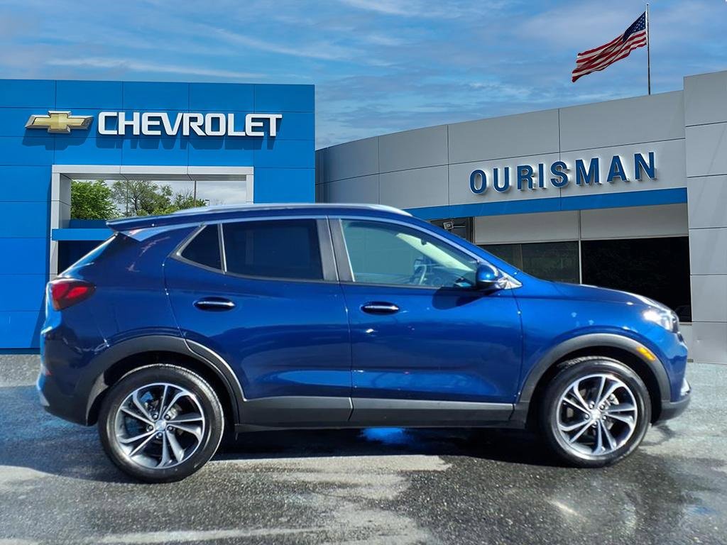 Used 2023 Buick Encore GX Select image 2