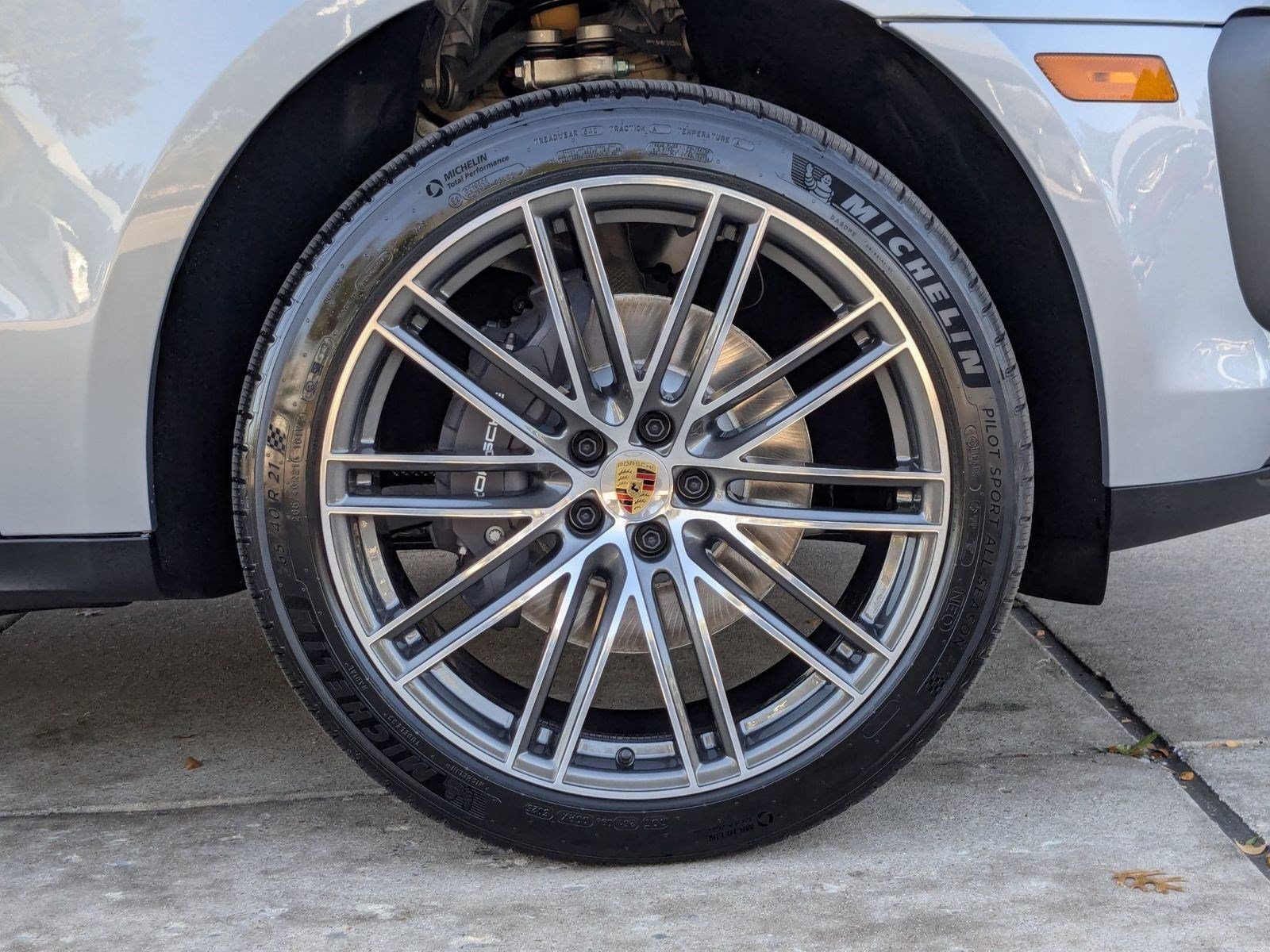 Certified 2026 Porsche Macan AWD/4WD image 29