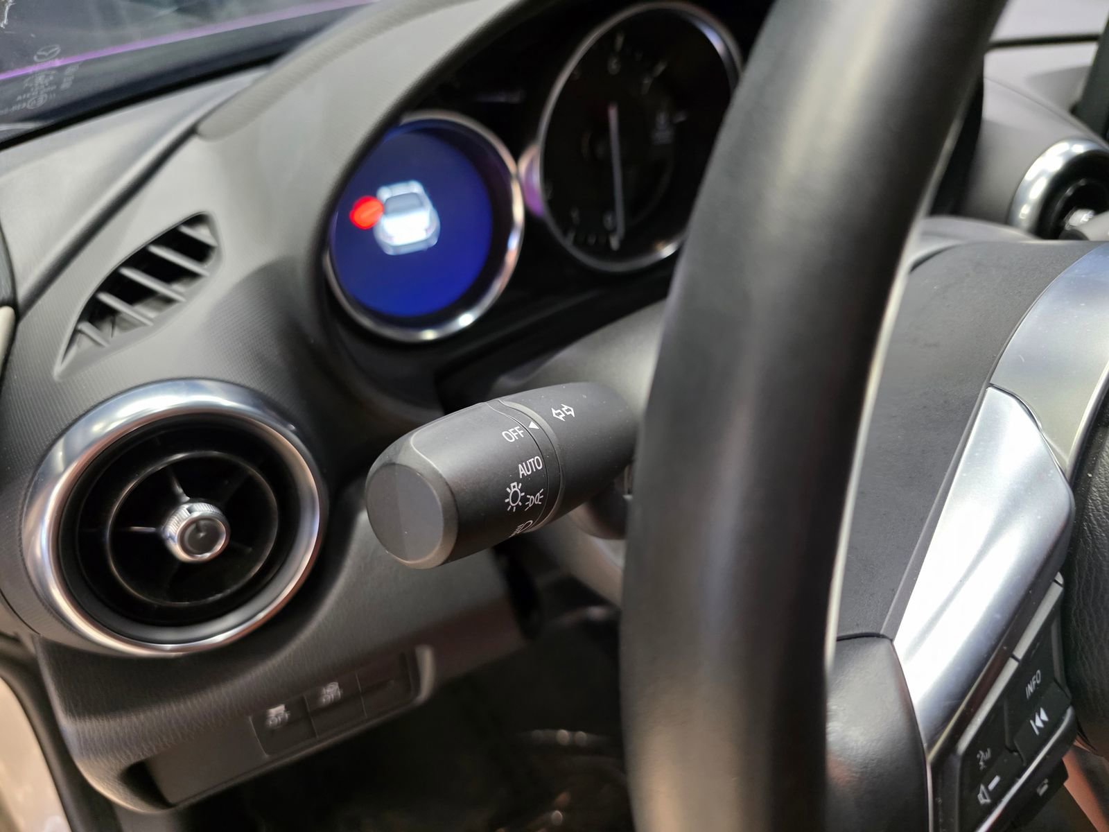 Used 2022 MAZDA MX-5 Miata Grand Touring RWD image 35