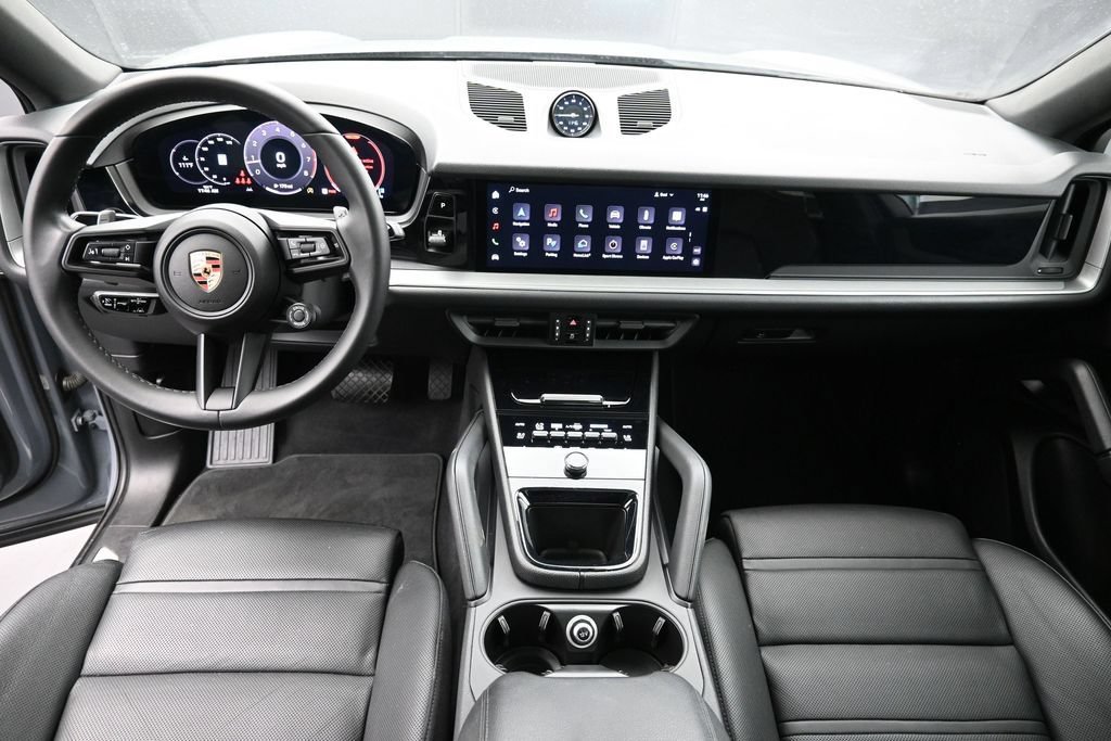 Used 2024 Porsche Cayenne Coupe AWD/4WD image 2