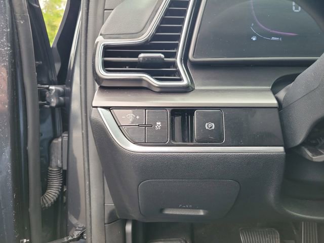Used 2024 Kia Sportage EX AWD/4WD image 15