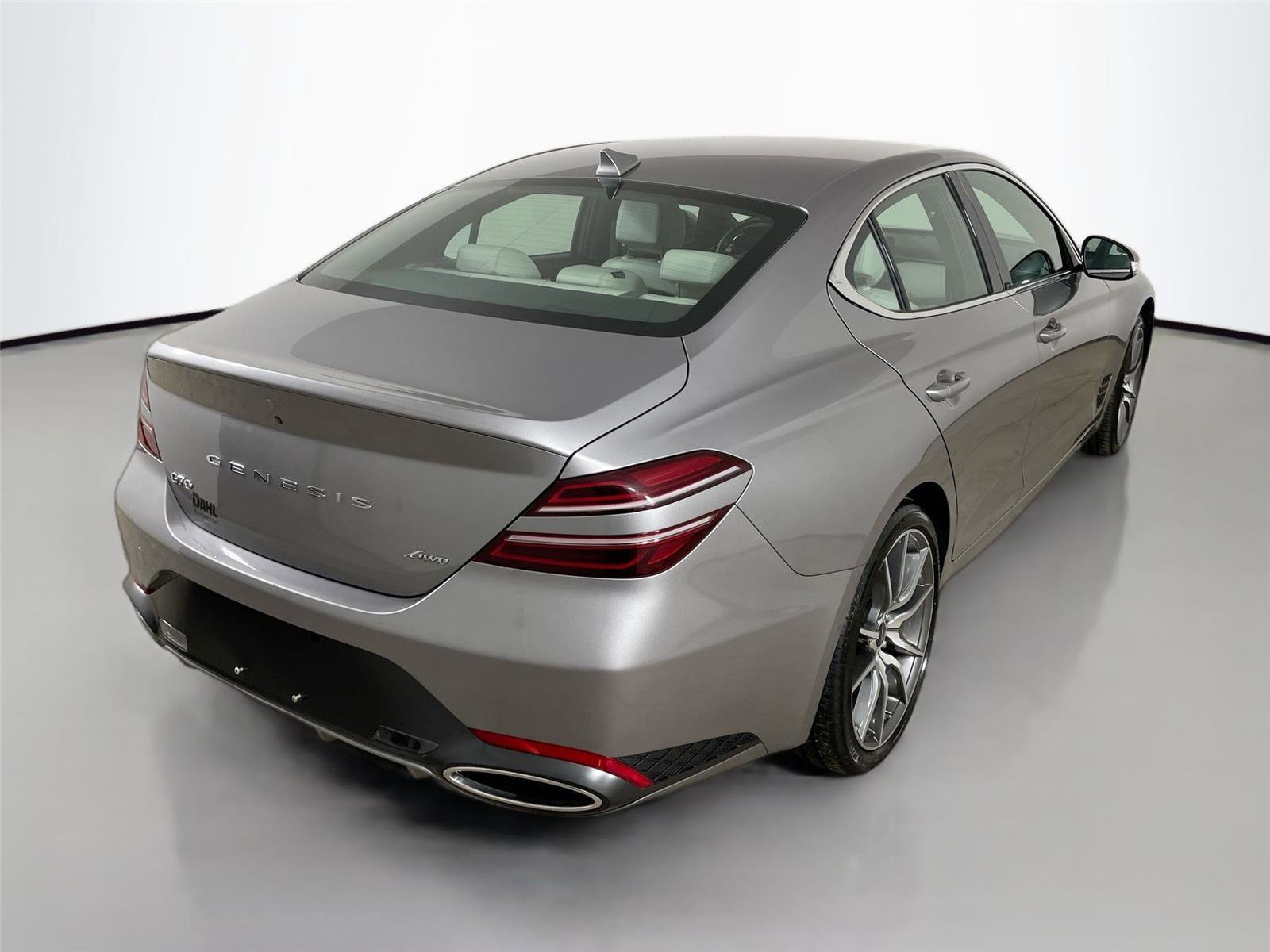 Used 2025 Genesis G70 2.5T image 7