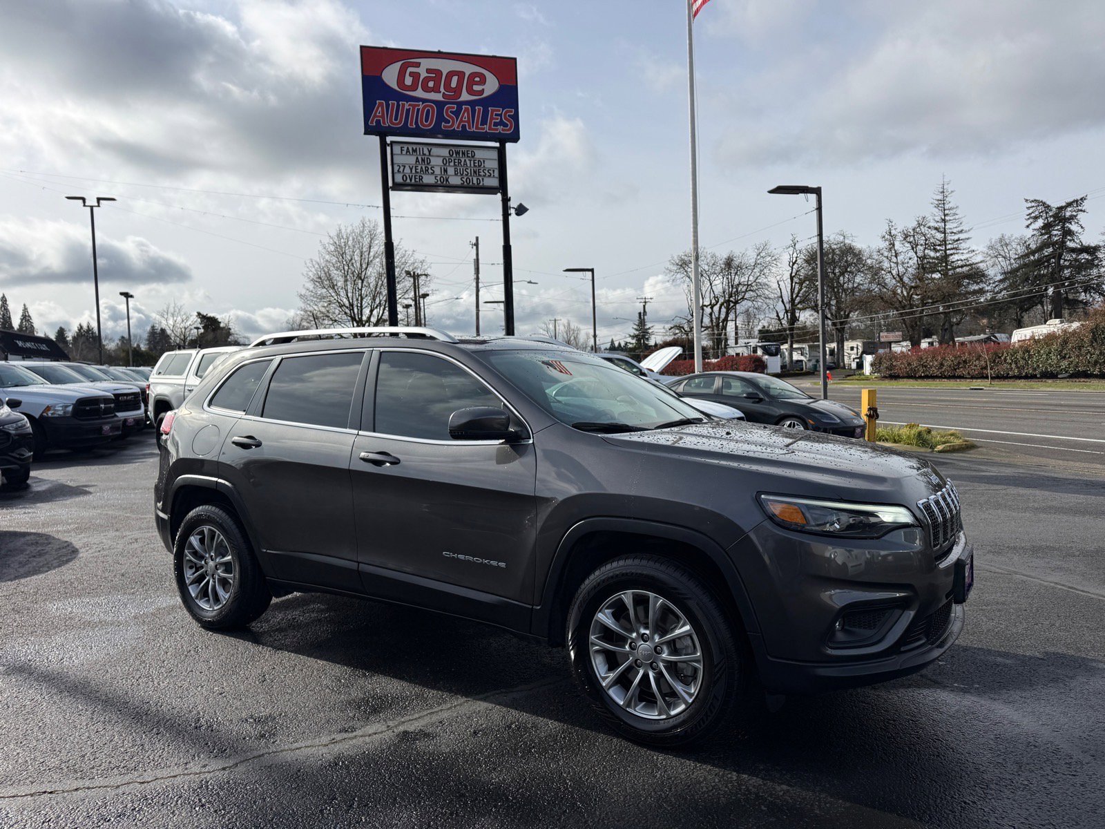 Used 2019 Jeep Cherokee Latitude Plus w/ Comfort/Convenience Group image 13