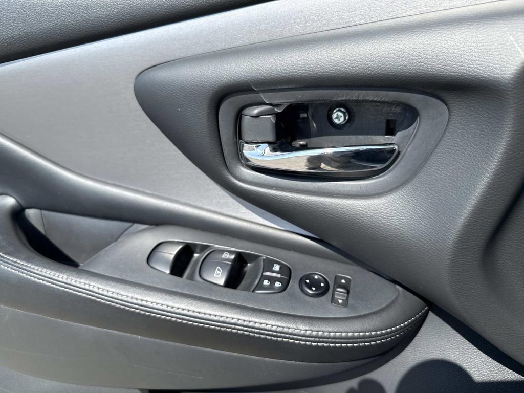 Used 2024 Nissan Murano SV image 8