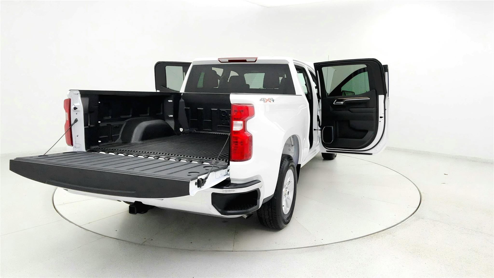 Used 2025 Chevrolet Silverado 1500 LT image 11