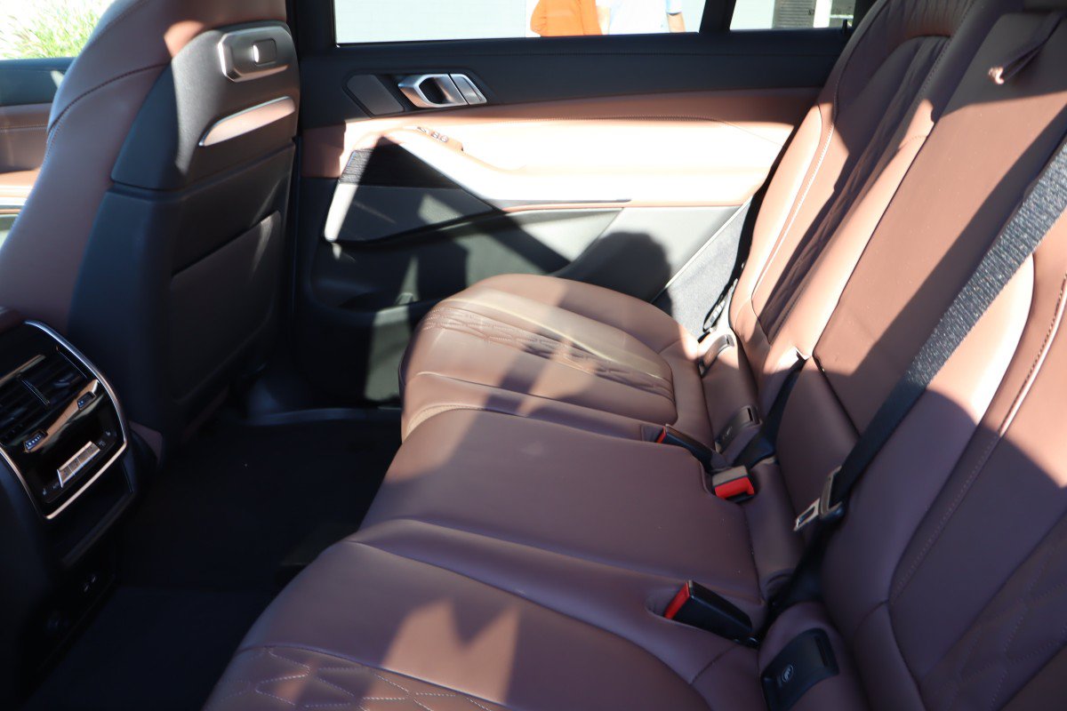 Used 2026 BMW X7 M60i AWD/4WD image 35