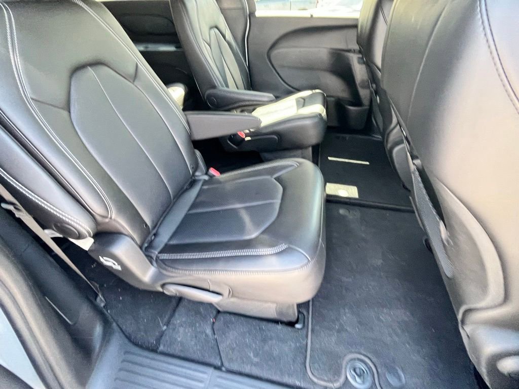 New 2026 Chrysler Pacifica Select FWD image 9