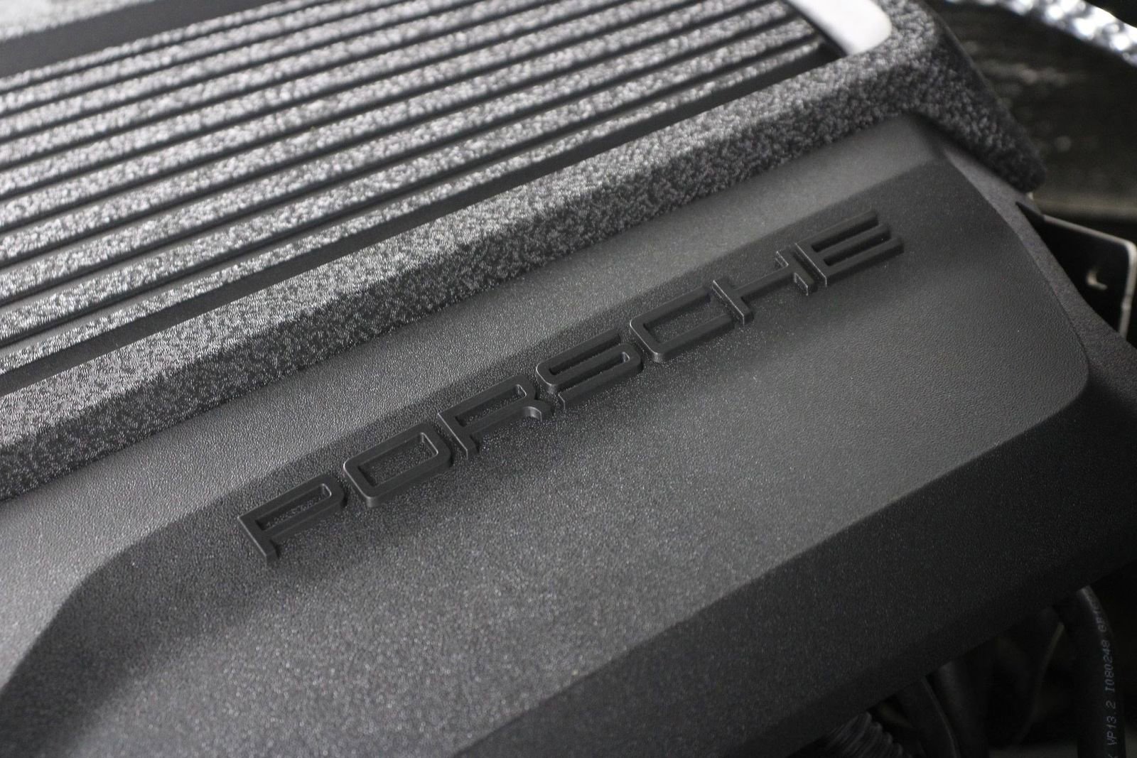 Certified 2022 Porsche Macan AWD/4WD image 27