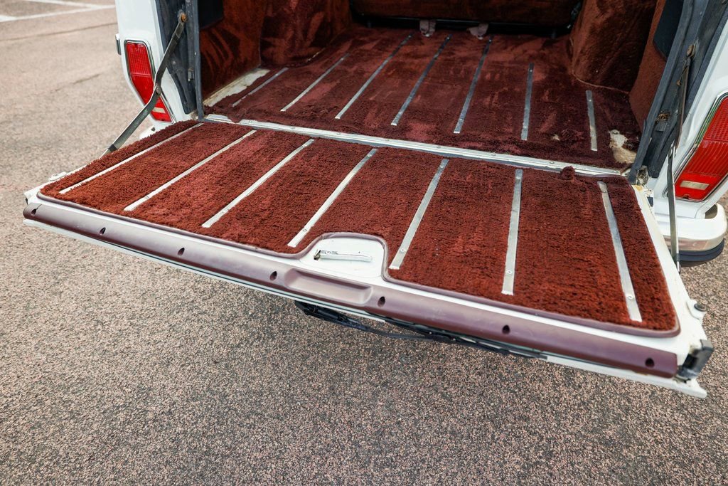 Used 1989 Jeep Grand Wagoneer AWD/4WD image 93