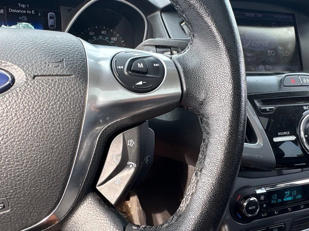 Used 2013 Ford Focus Titanium FWD image 22