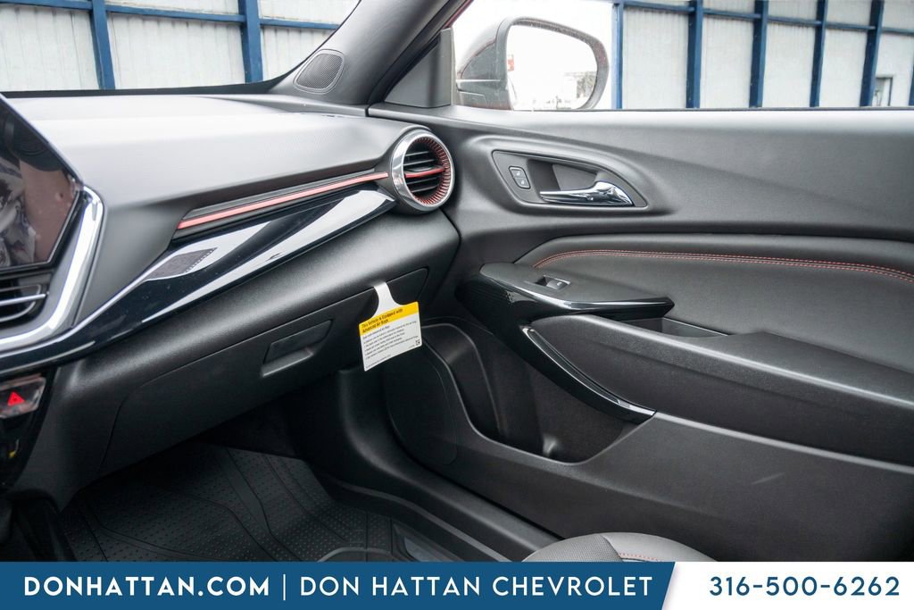 New 2026 Chevrolet Trax RS w/ Sunroof Package FWD image 14