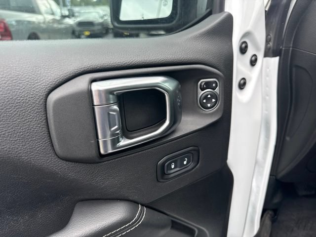 Used 2023 Jeep Wrangler Unlimited Sahara w/ Cold Weather Group AWD/4WD image 18