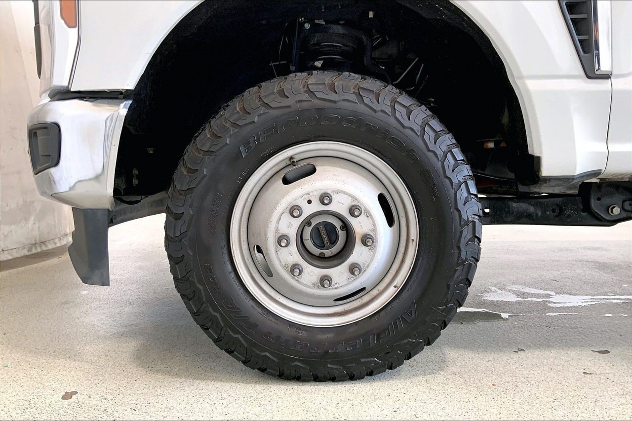Used 2025 Ford F350 XL w/ XL Driver Assist Package AWD/4WD image 8