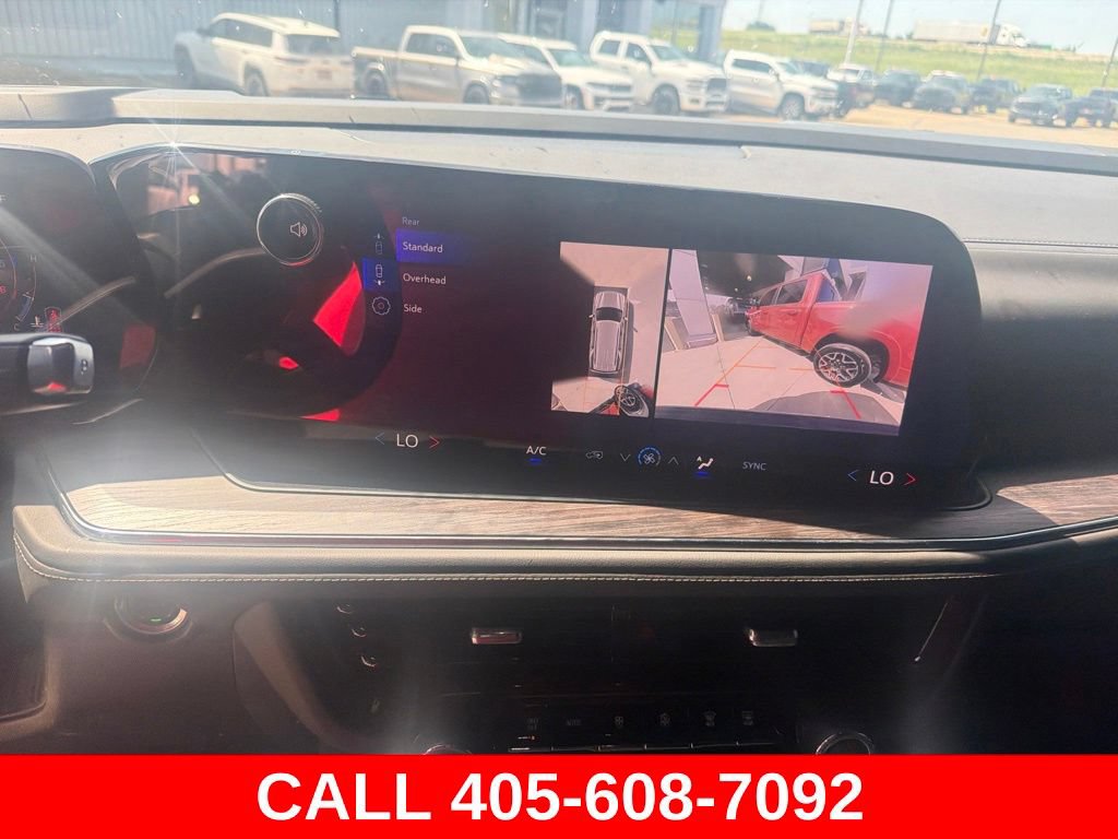 Used 2025 Chevrolet Tahoe LS AWD/4WD image 11