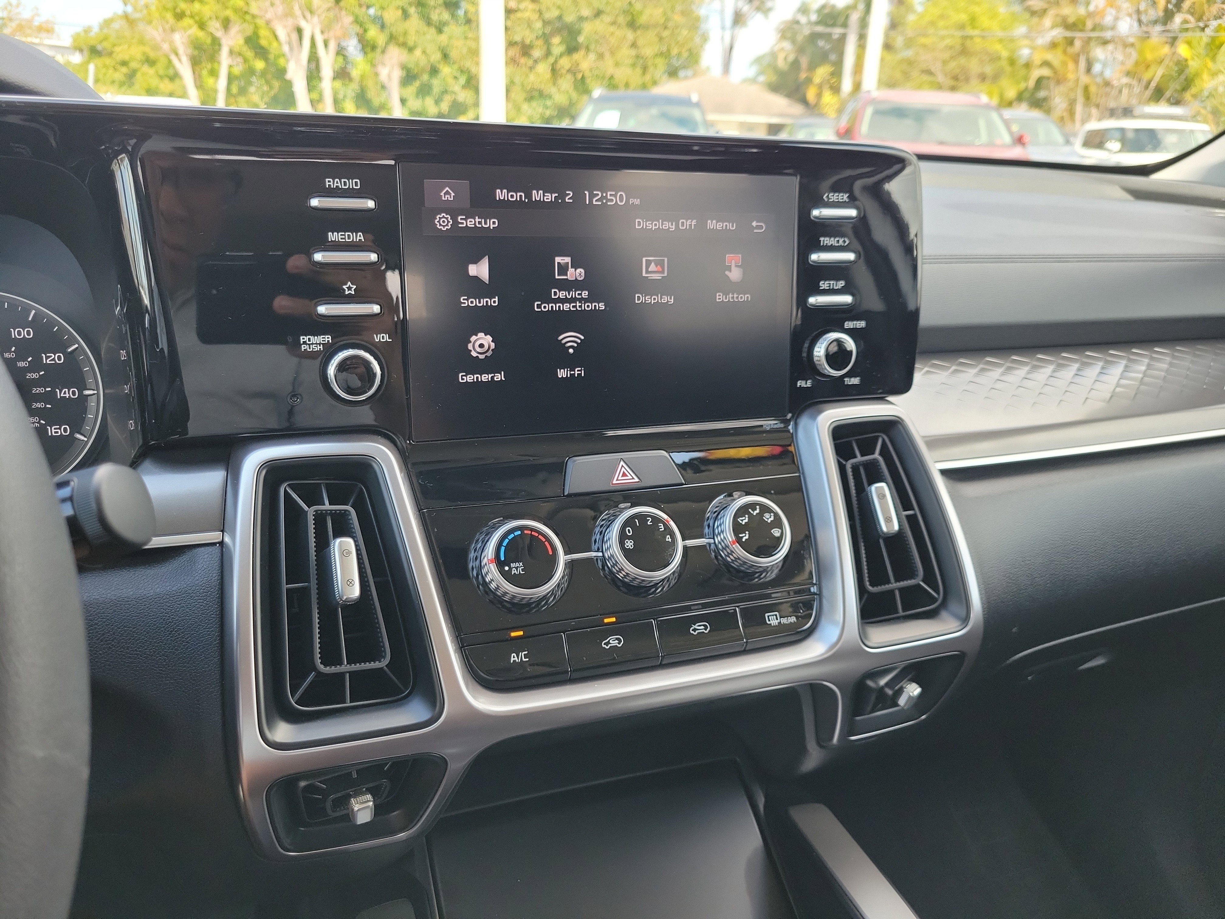 Certified 2023 Kia Sorento LX image 22