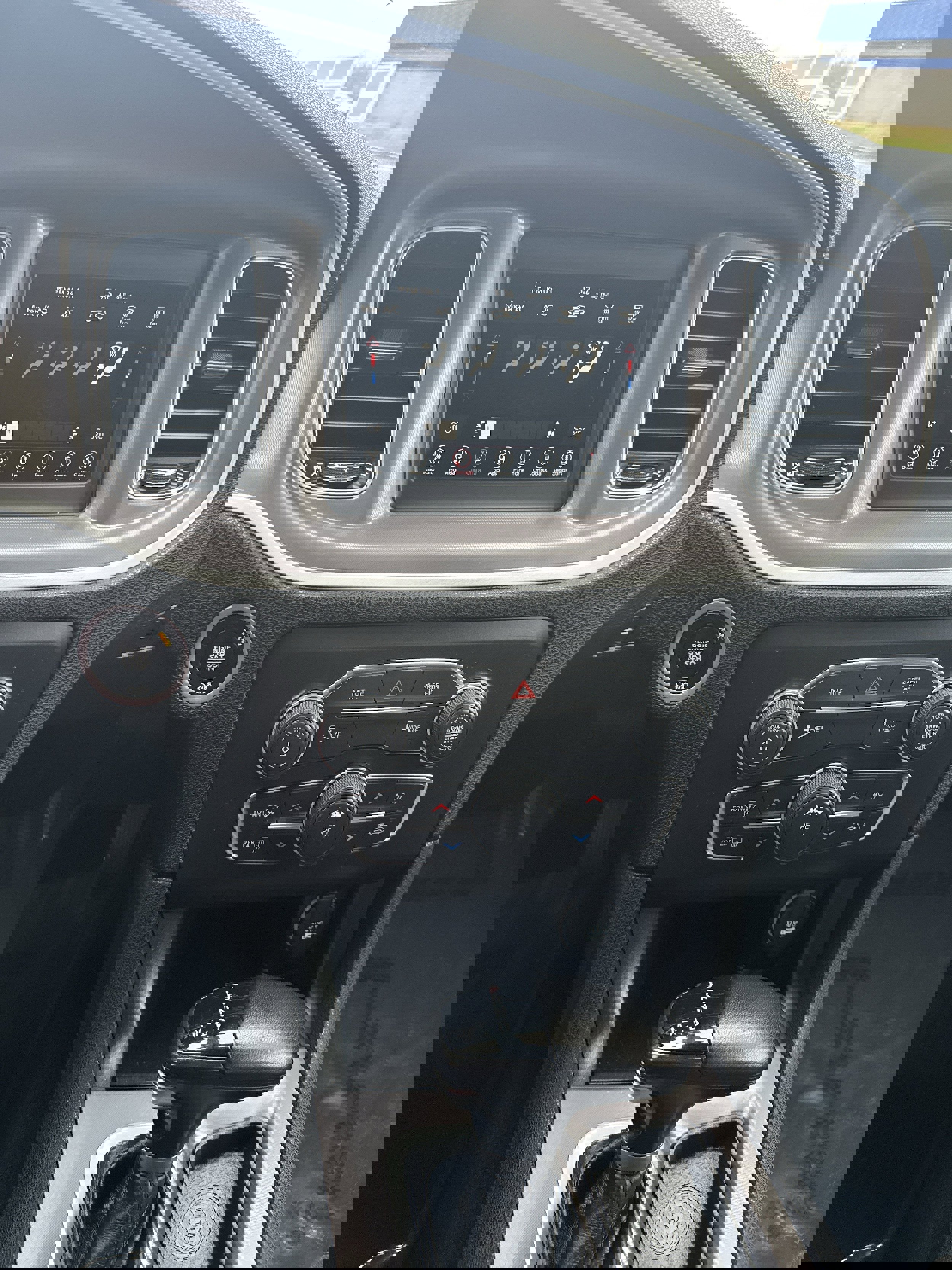 Used 2022 Dodge Charger SXT image 16