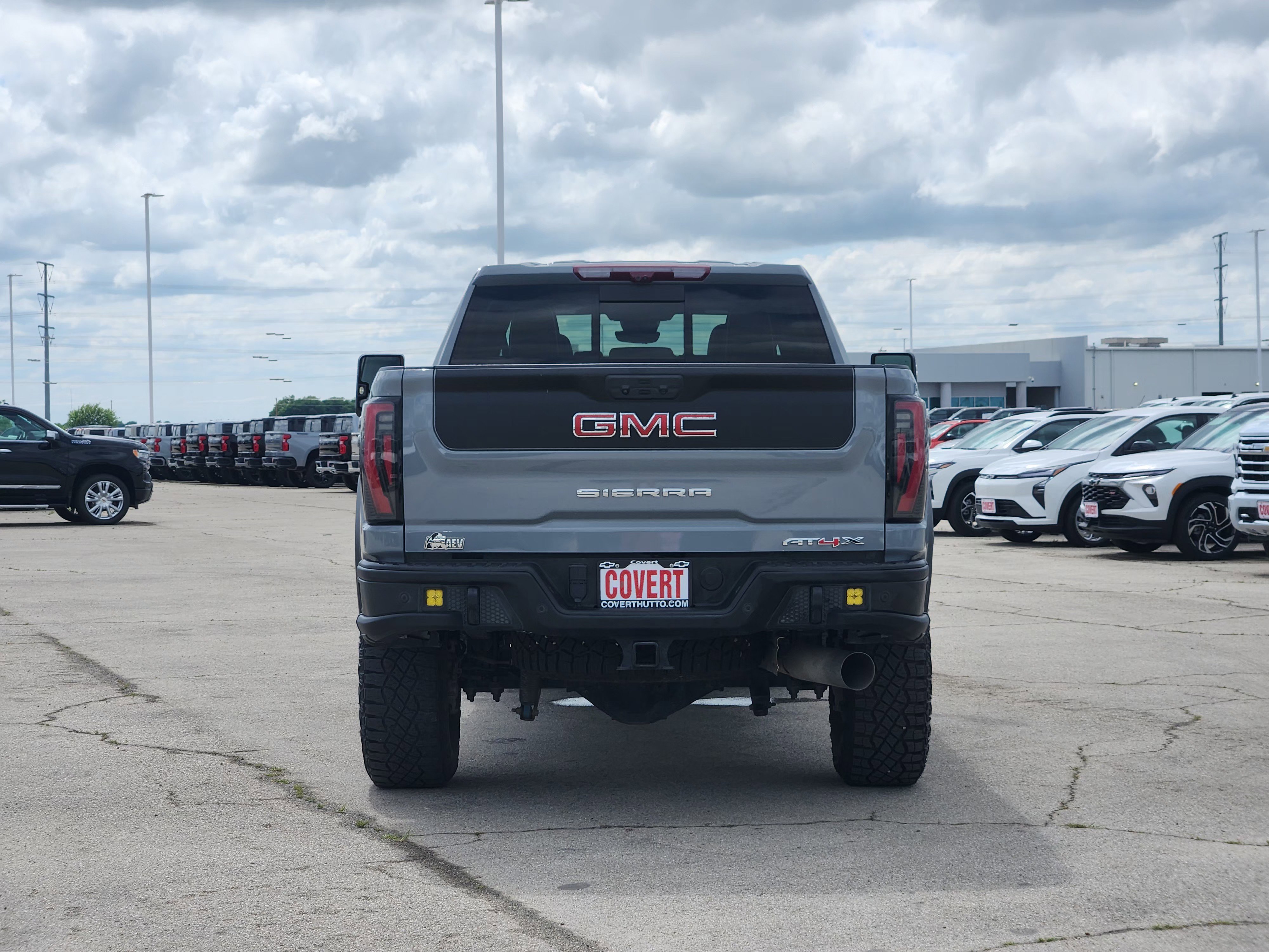 Used 2024 GMC Sierra 2500 AT4X w/ AT4X AEV Edition AWD/4WD image 6