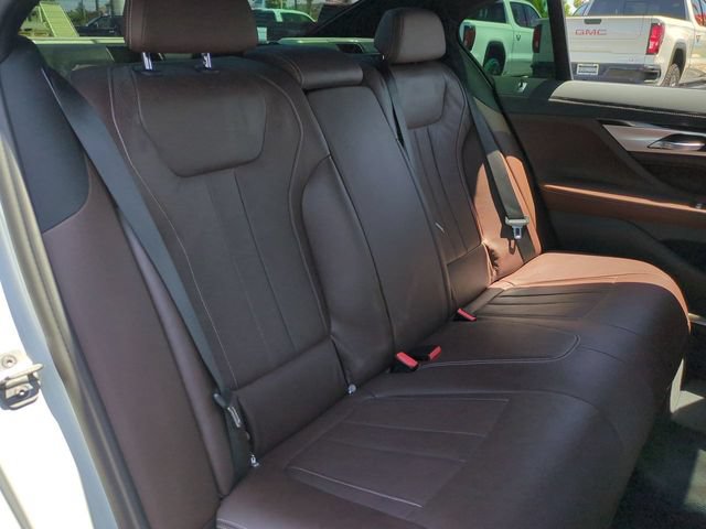 Used 2022 BMW 740i w/ M Sport Package RWD image 28