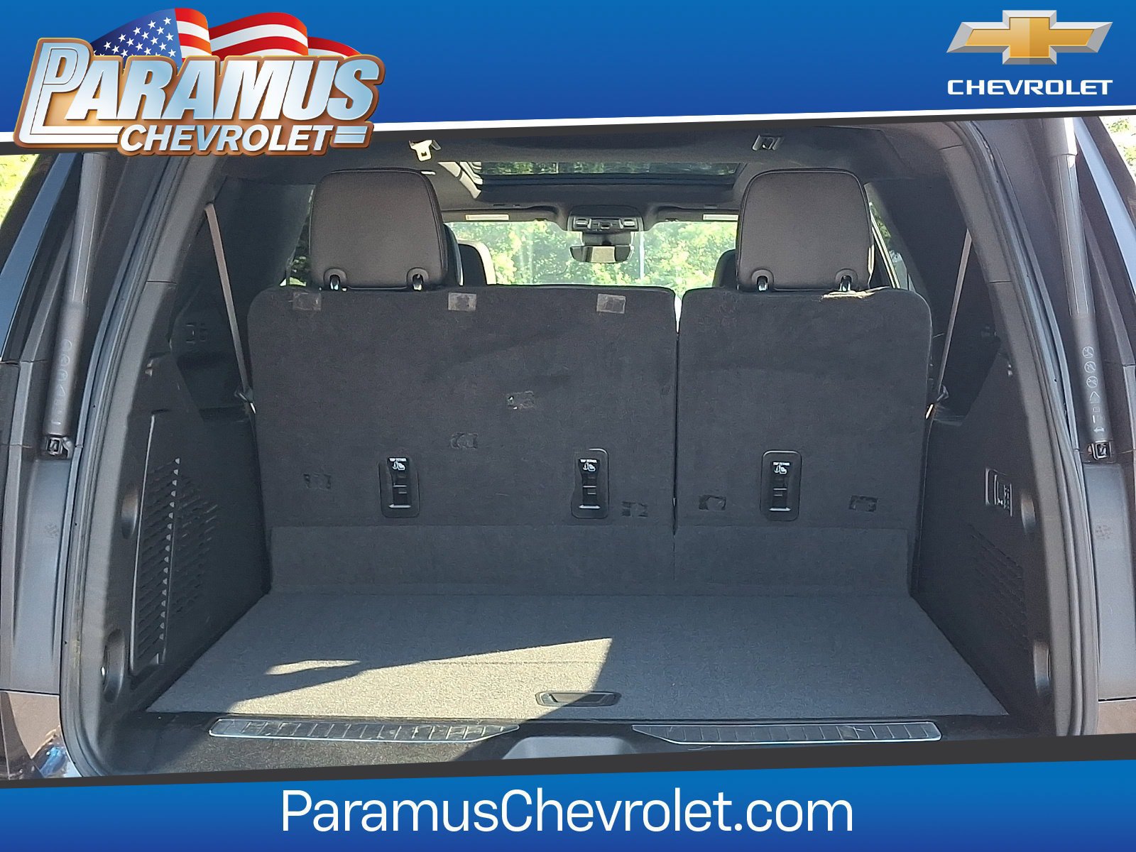 Used 2024 Chevrolet Suburban High Country AWD/4WD image 28