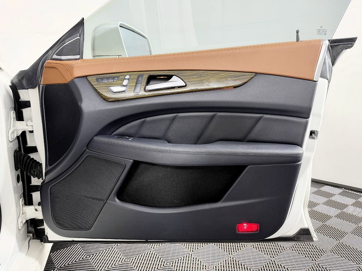 Used 2015 Mercedes-Benz CLS 400 image 43