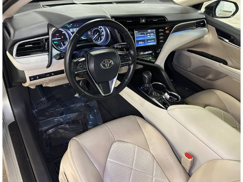 Used 2018 Toyota Camry XLE FWD image 19