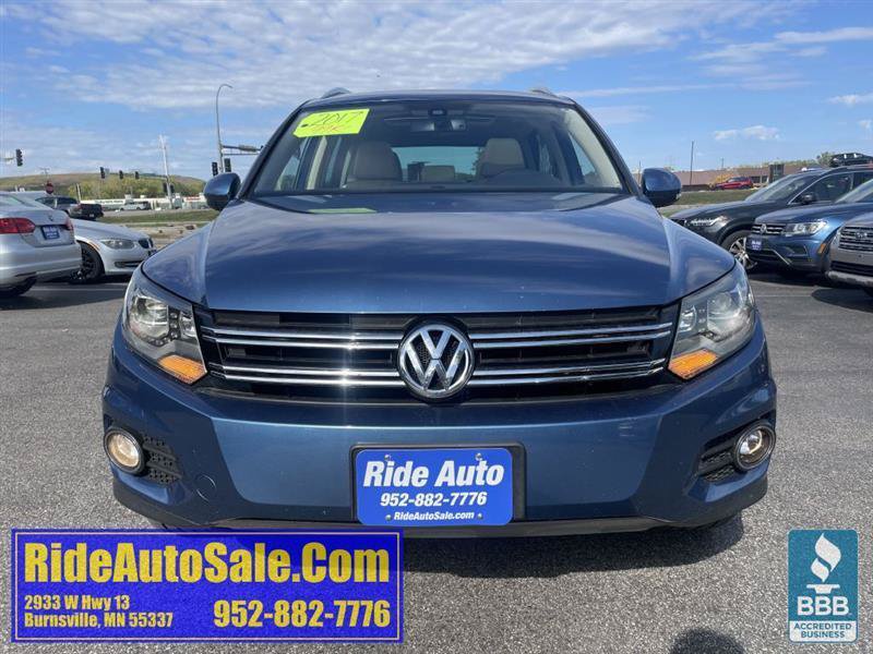 Used 2017 Volkswagen Tiguan SEL AWD/4WD image 2