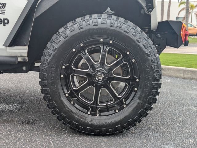 Used 2021 Jeep Gladiator Sport AWD/4WD image 11
