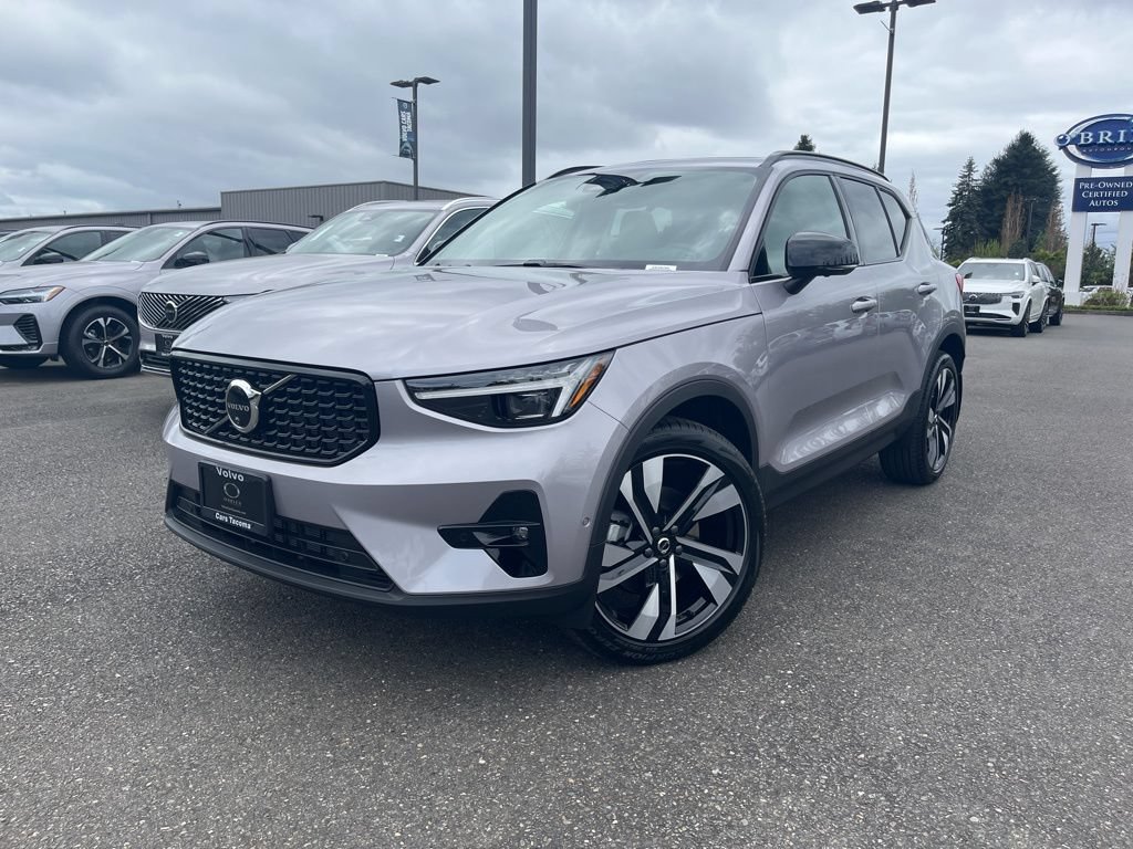 New 2026 Volvo XC40 B5 Ultra w/ Climate Package
