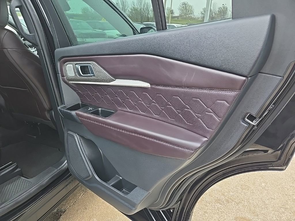 Used 2025 Ford Explorer Platinum w/ LUX Leather Package AWD/4WD image 74
