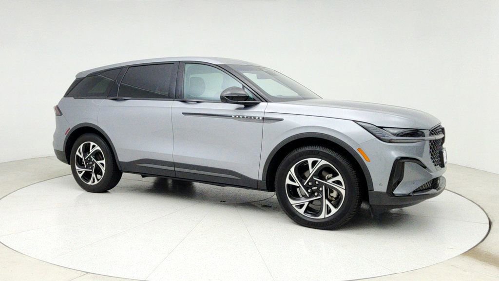 Used 2024 Lincoln Nautilus Premier w/ Equipment Group 102A image 3