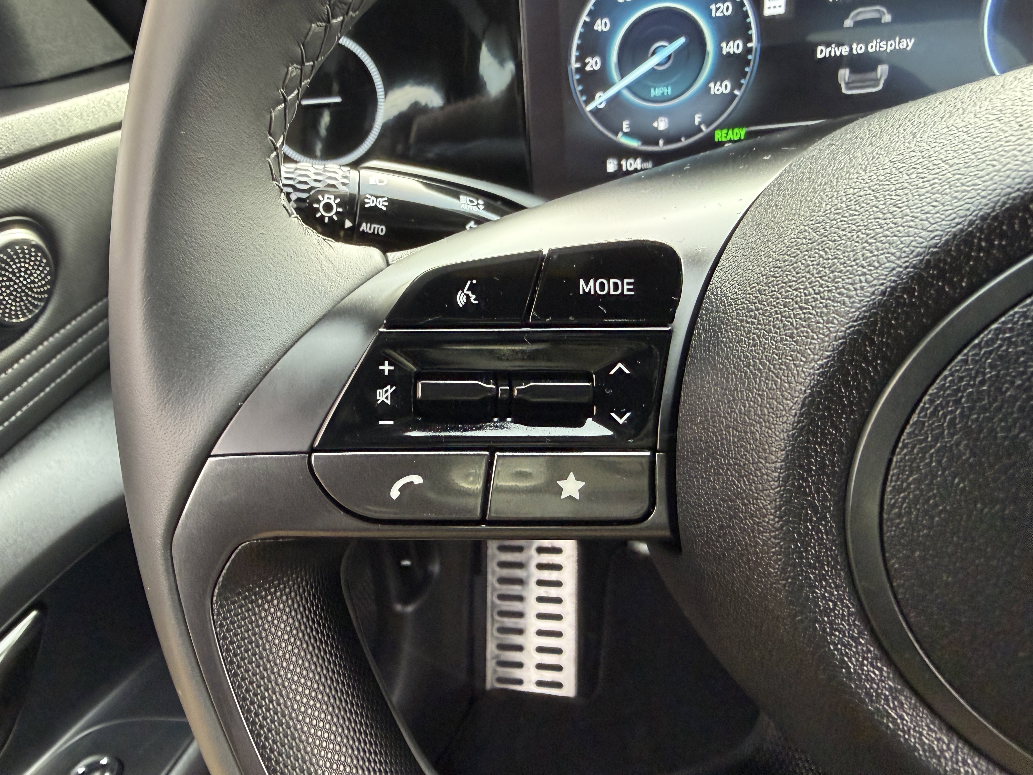 Certified 2025 Hyundai Elantra SEL image 28