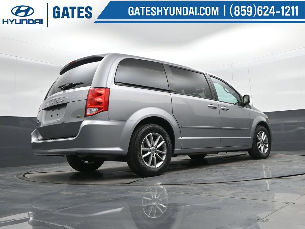 Used 2016 Dodge Grand Caravan SE image 40