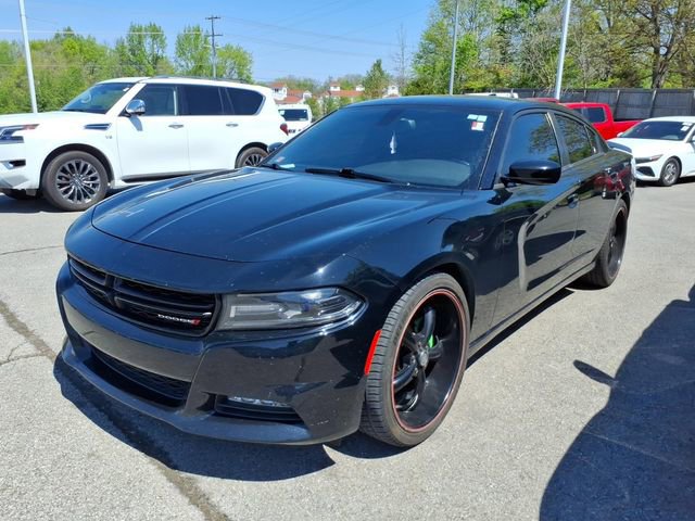 Used 2016 Dodge Charger SXT RWD image 3