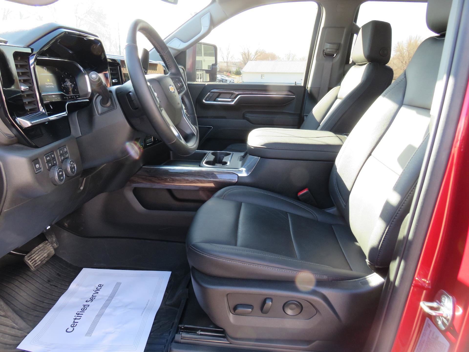 Used 2024 Chevrolet Silverado 2500 LTZ w/ LTZ Convenience Package image 7