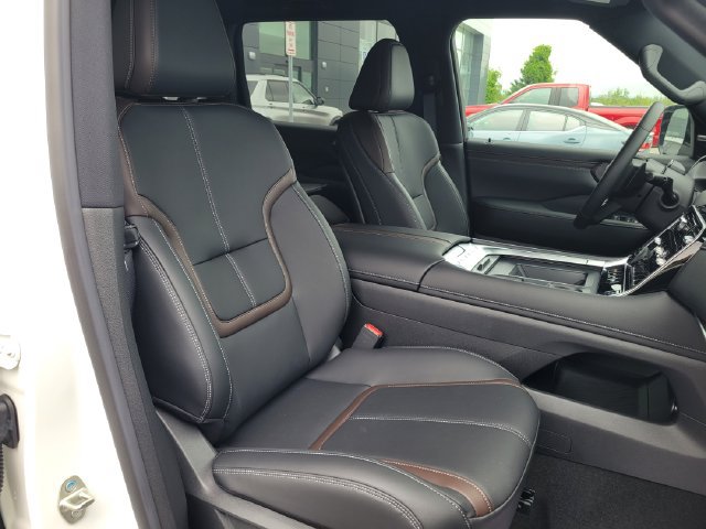 New 2026 Nissan Armada SL w/ Captain's Chari Seat Package AWD/4WD image 42